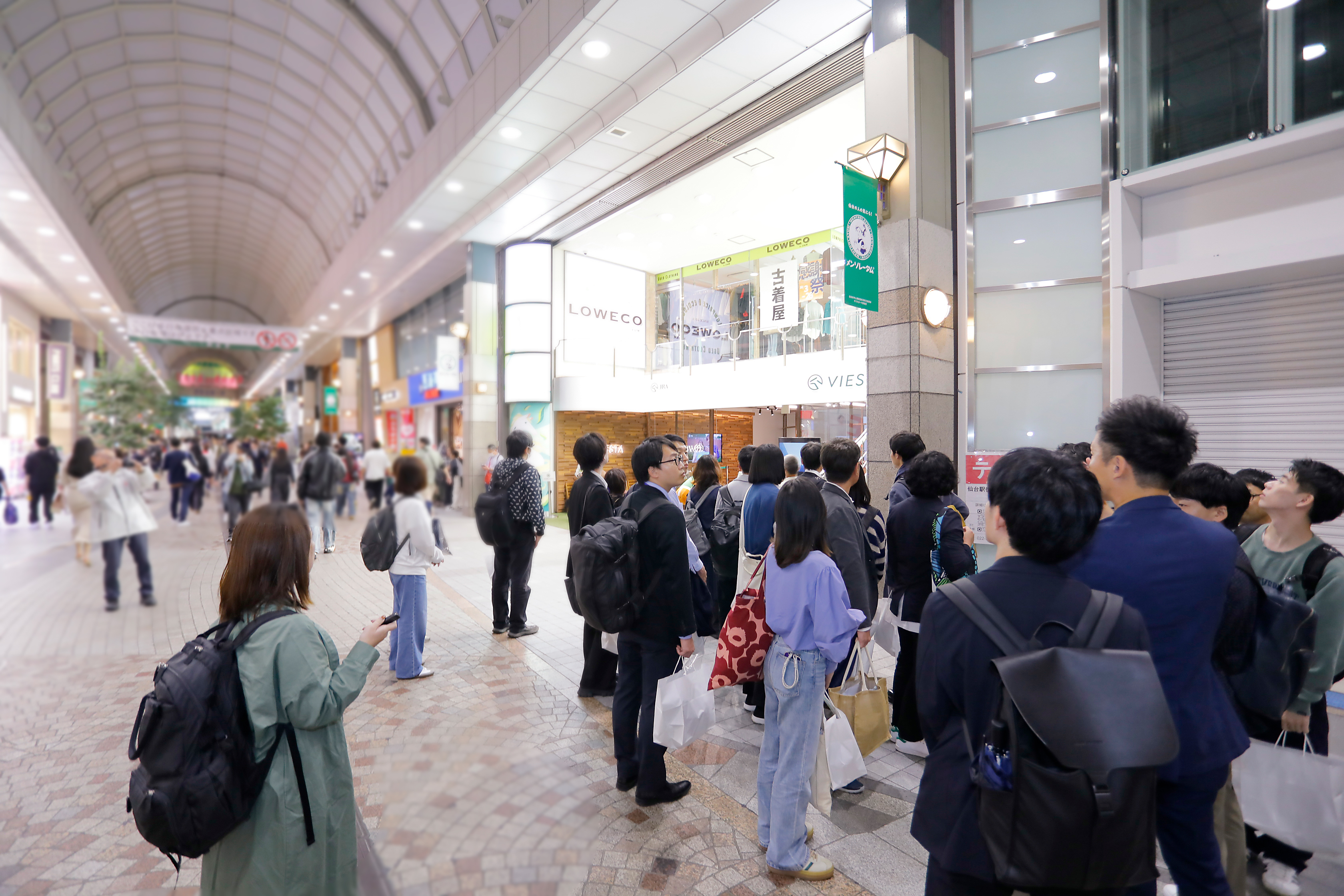 仙台市現地ツアー「クリスロード商店街」見学の様子